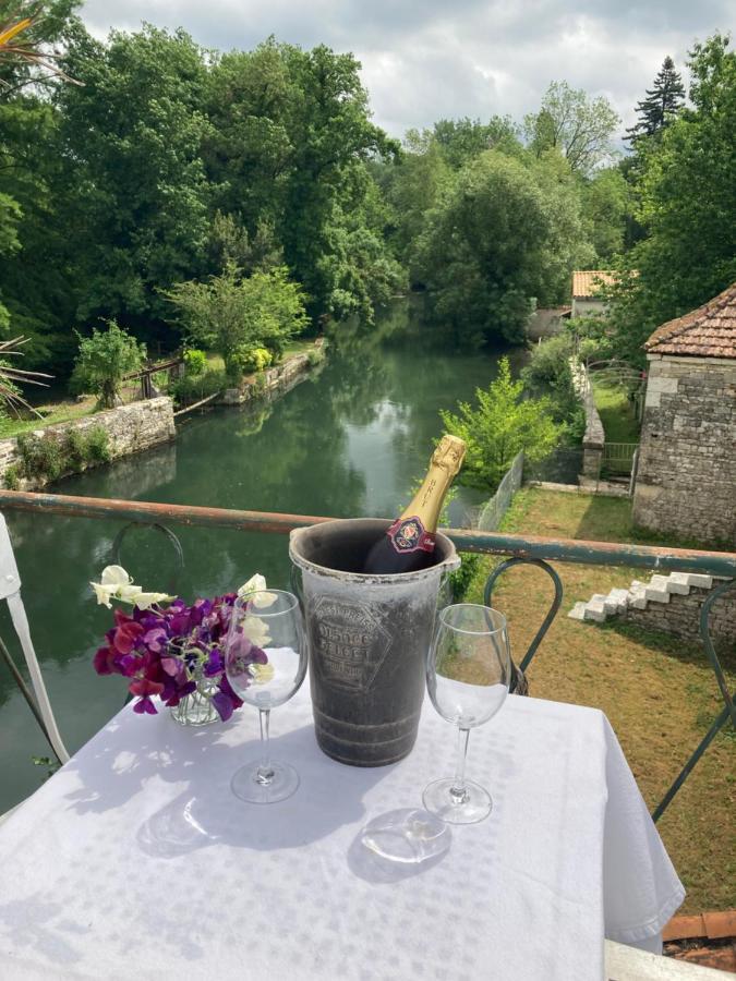 Bed and Breakfast No12 Mansle-les-Fontaines Exterior foto